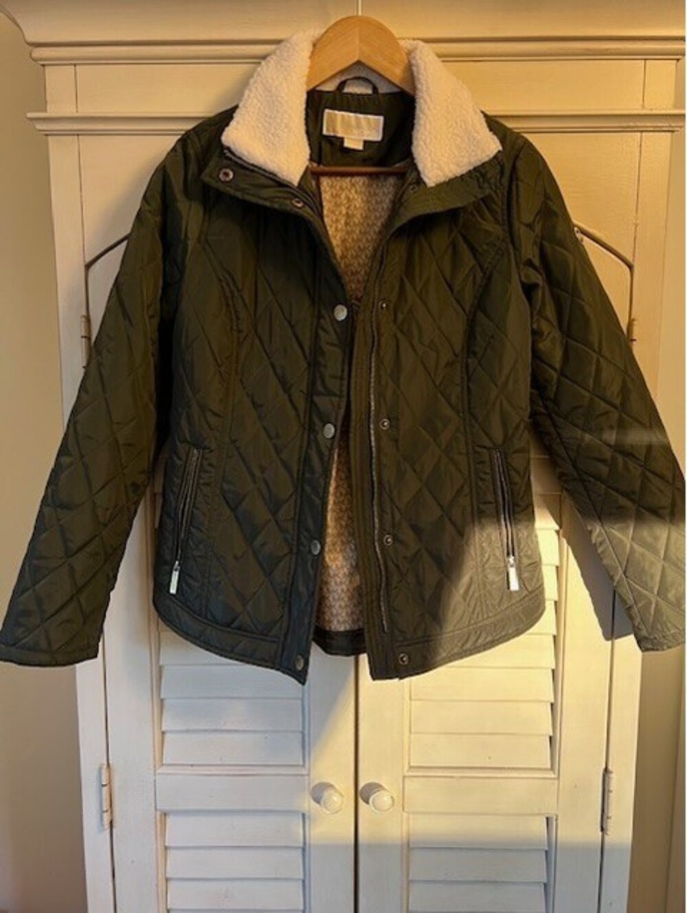 MICHAEL KORS Olive Green Quilted Faux Fur Collared Winter Jacket - Small